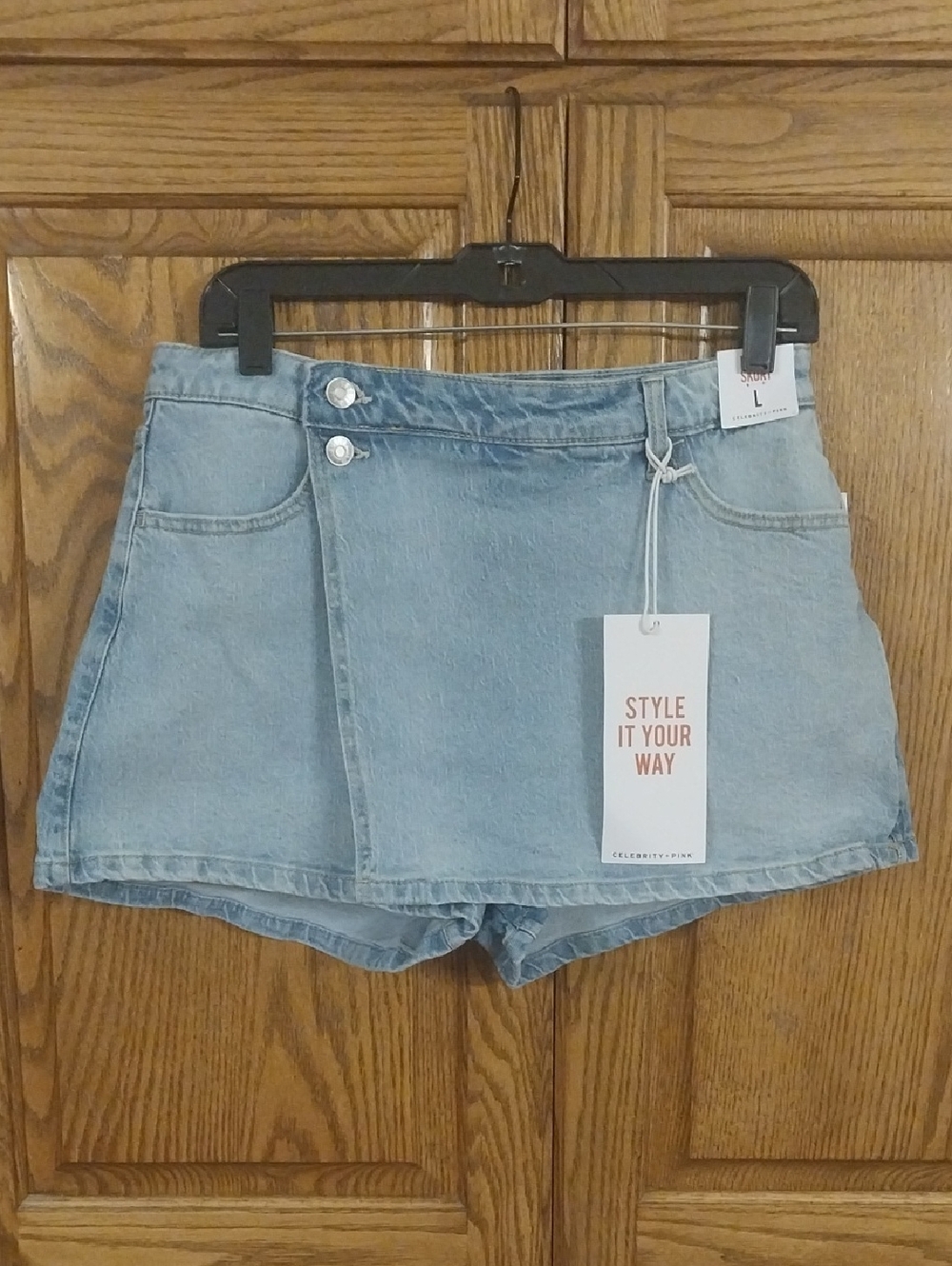 Celebrity Pink NWT Women's Wrap Denim Skort Size Large 11/13 Light Wash Y2K‎